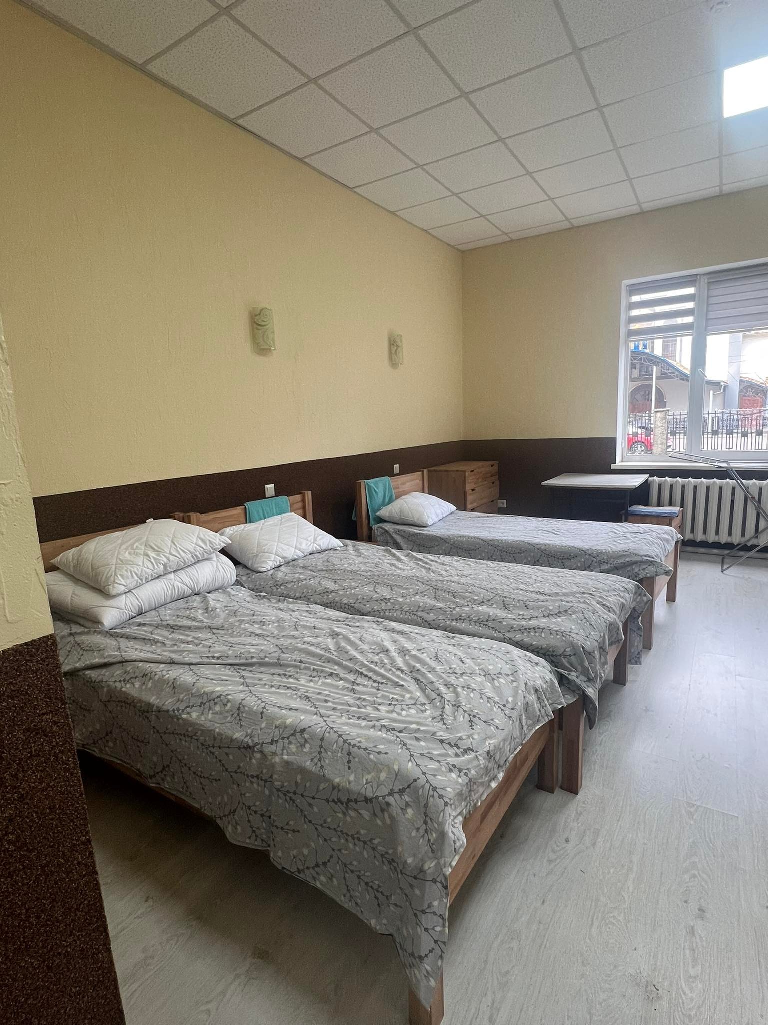 Прихисток у медзакладі: у Дубовому облаштували приміщення лікарні для проживання ВПО (ФОТО)