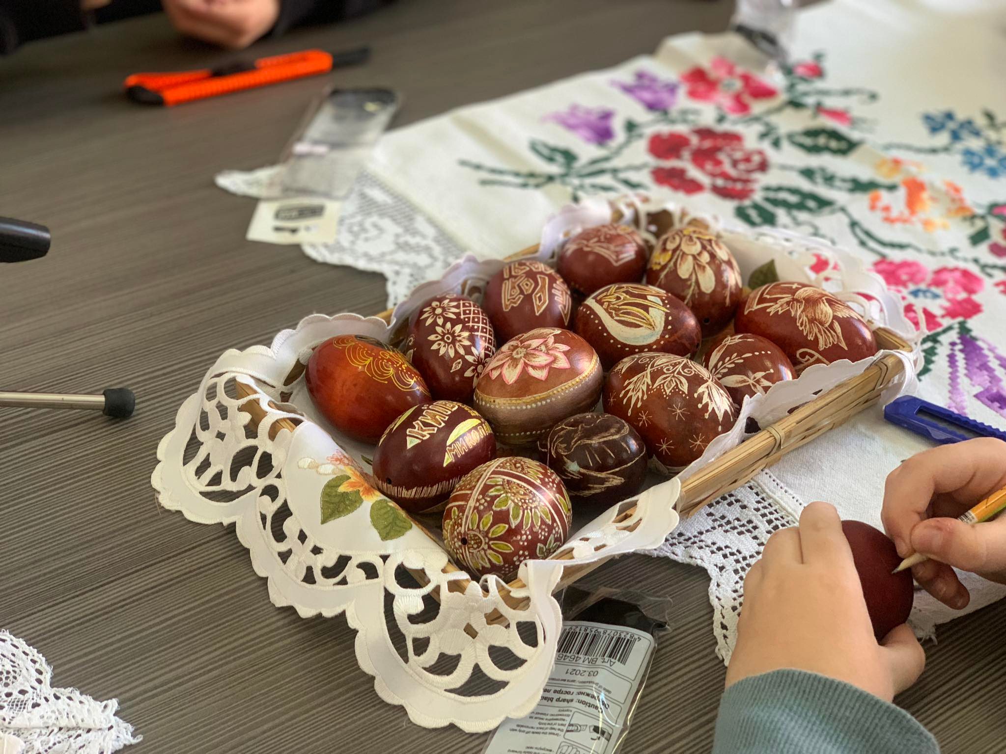 Писанки-шкрябанки: майстриня із Макарьова організувала майстер-клас до Великодня (ФОТО)
