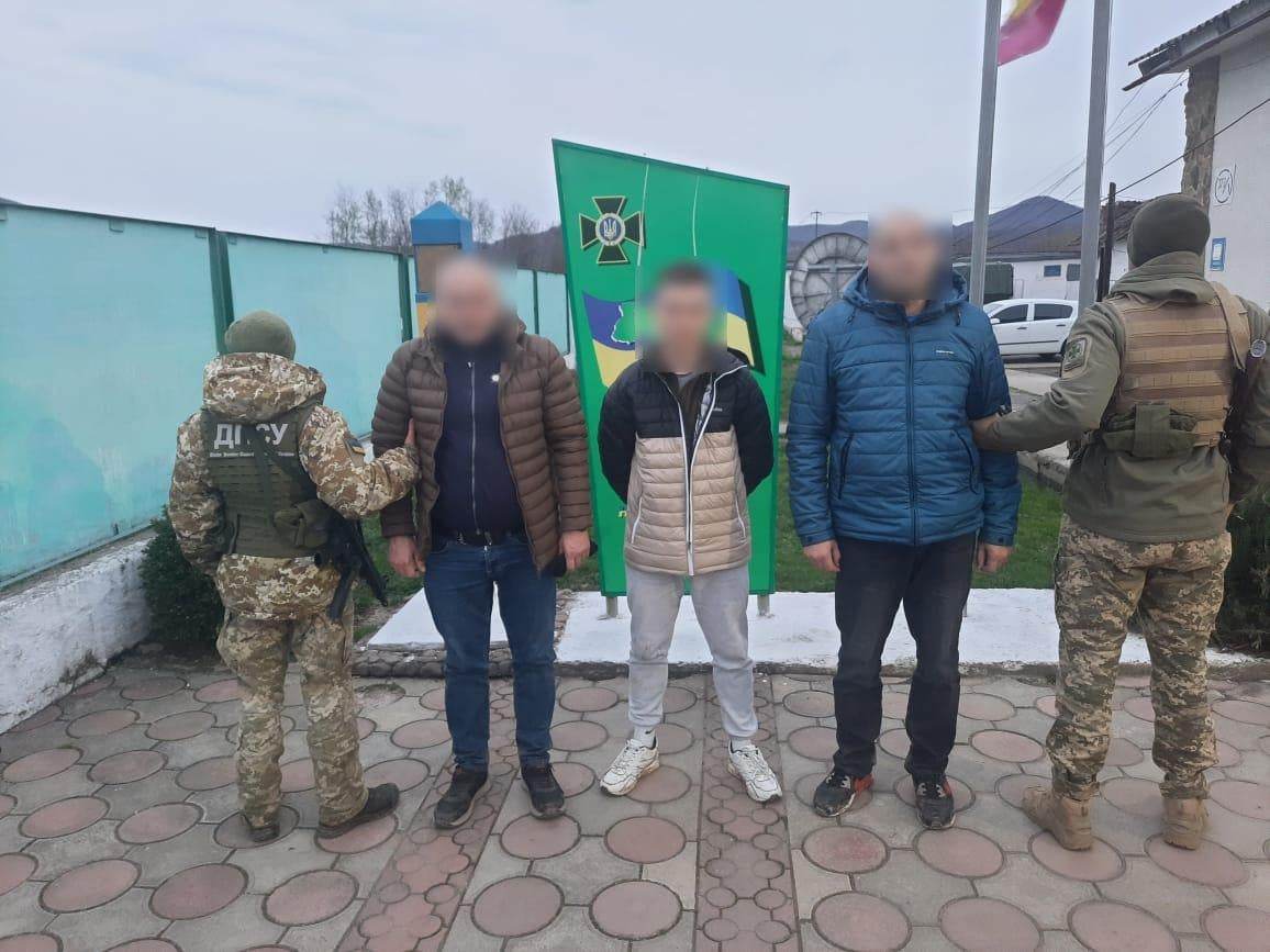 На Закарпатті взяли під варту двох братів, які намагалися переправити через кордон призовників