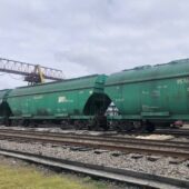 Кукурудза на мільйон: на Закарпатті затримали контрабандні вагони