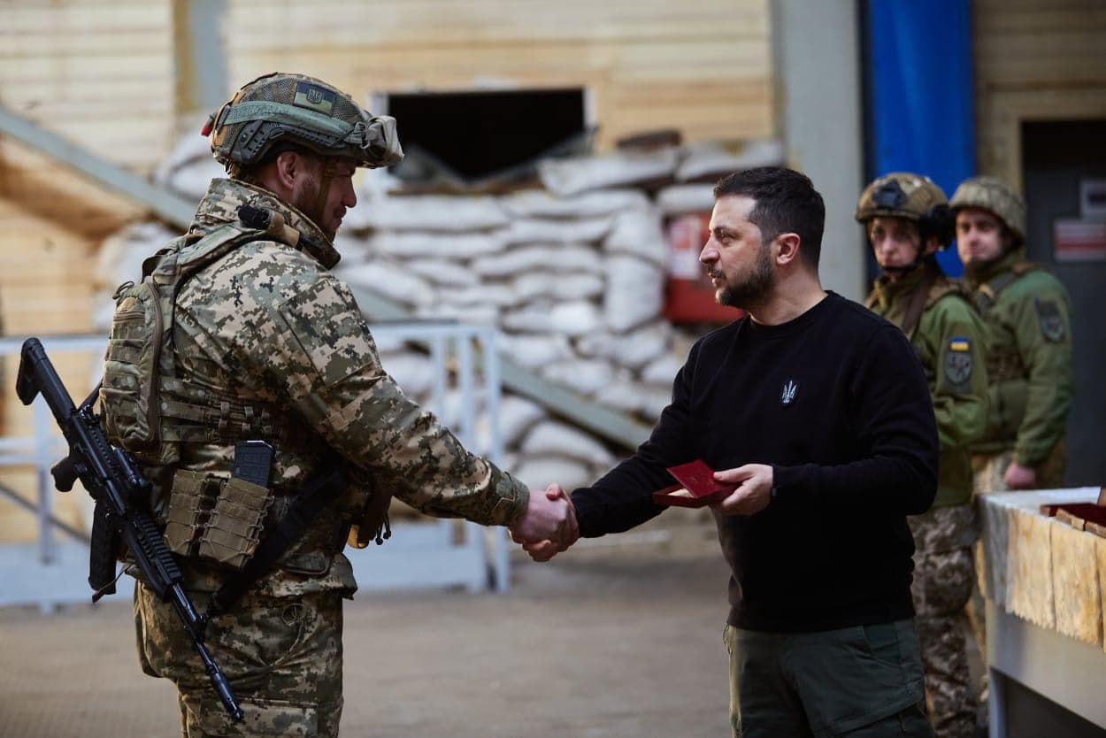 Пишаємося закарпатцями: бійця із В. Студеного нагородив Президент України (ФОТО)