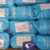 23 тонни одягу під виглядом допомоги: на кордоні затримали “псевдоблагодійників” (ФОТО)