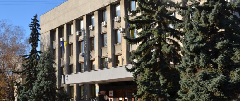 Просять гроші на ЗСУ: в Ужгороді шахраї від імені посадовців обдурюють людей