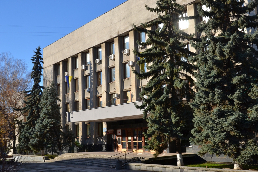 Просять гроші на ЗСУ: в Ужгороді шахраї від імені посадовців обдурюють людей