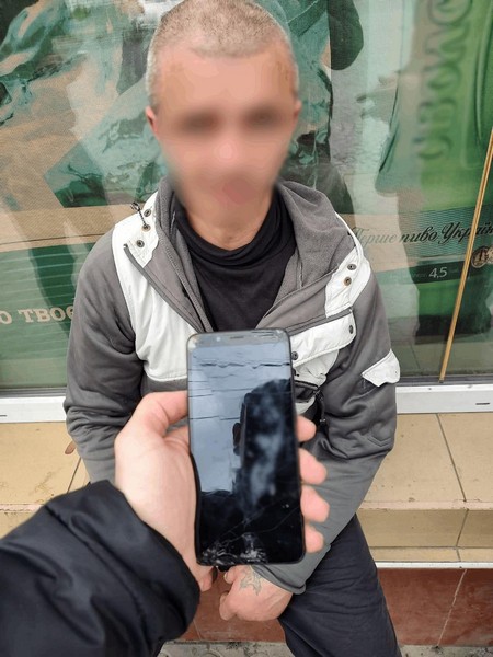 37-річний мукачівець посеред вулиці пограбував перехожого