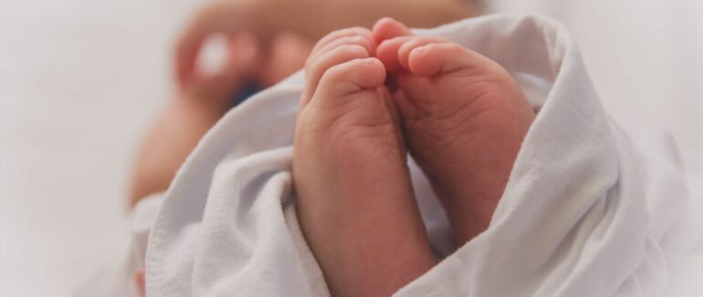 Екстрені пологи: закарпатка народила пяту дитину у кареті швидкої допомоги