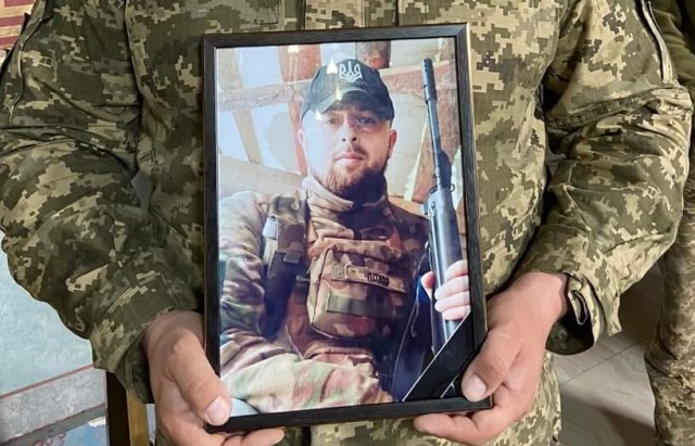 На Закарпатті попрощалися ще з одним Героєм