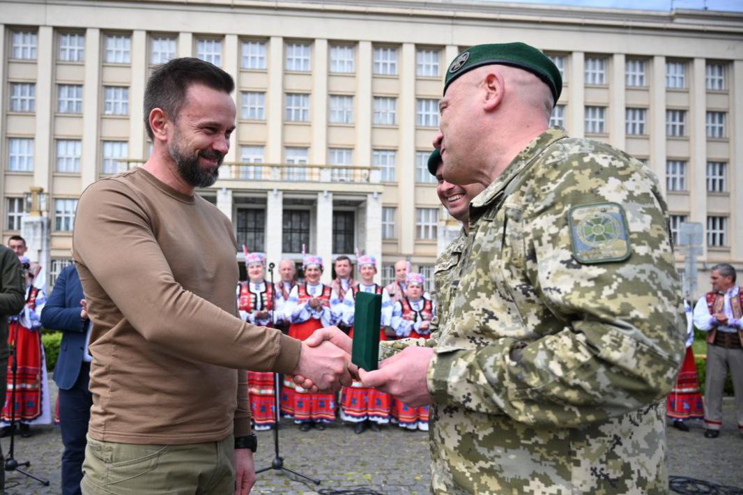 Голова Закарпатської ОВА отримав нагороду від прикордонників