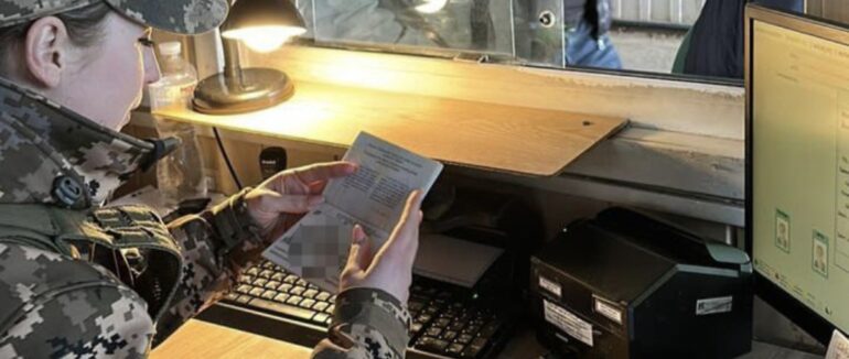 Вдав з себе волонтера: на Закарпатті на кордоні затримали 24-річного чоловіка