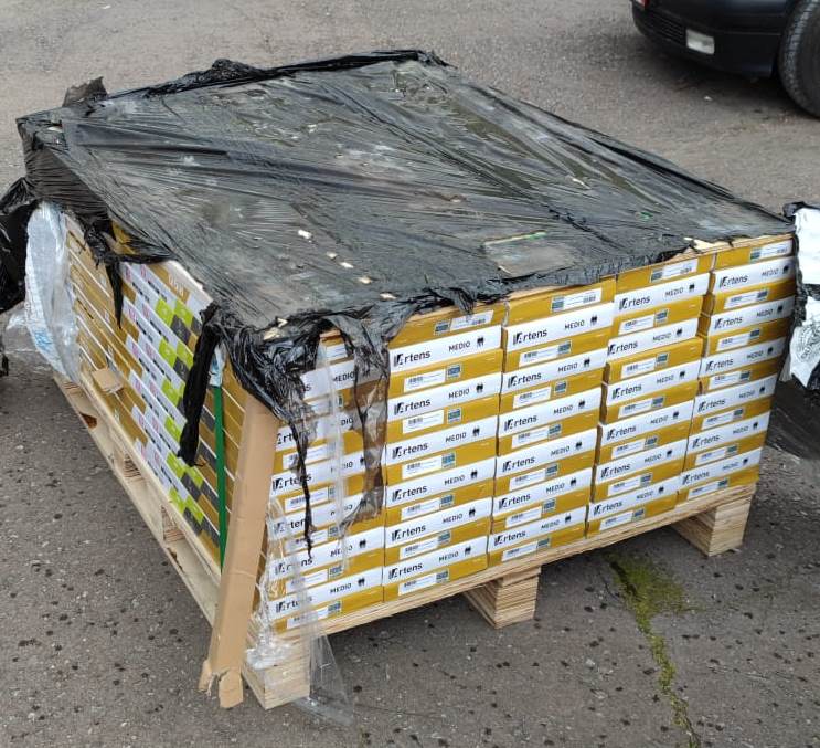 На закарпатському кордоні у вантажівці митники виявили "зайвий" товар на понад 2 тонни