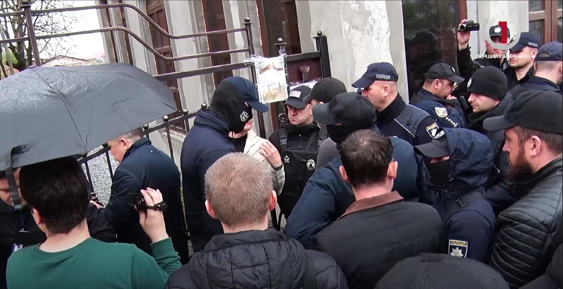 «Венеція» під арештом: робота відомого волонтерського хабу у Мукачеві заблокована (ВІДЕО)