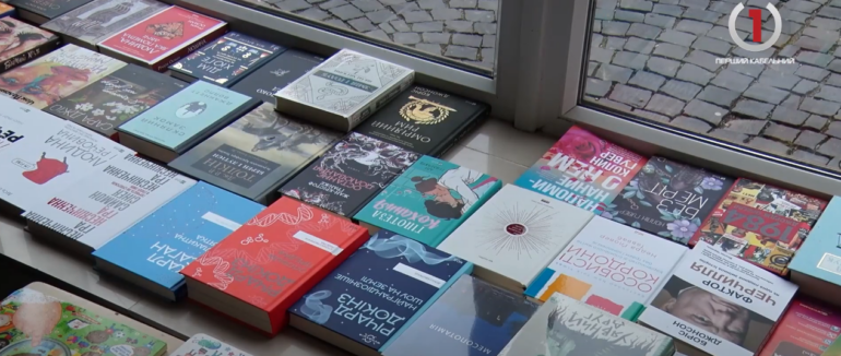 Нестача книгарень: мукачівці хочуть бачити більше магазинів із книгами (ВІДЕО)