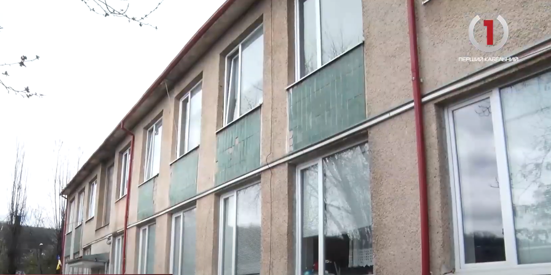 Завдяки партнерам зі Словаччини: як функціонує ліфт для «особливих» осіб в Ужгороді (ФОТО, ВІДЕО)
