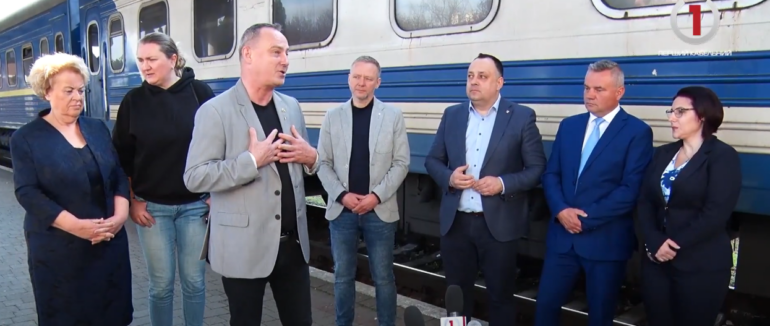 Прес-конференція на пероні: Закарпатське керівництво з колегами повернулося з міжнародного саміту (ВІДЕО)