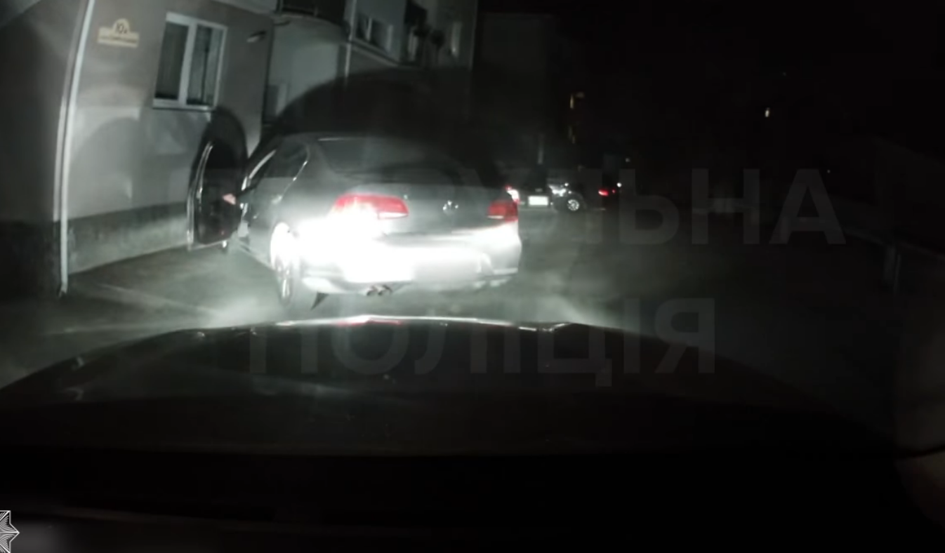 В Ужгороді патрульні по місту ганялися за автівкою