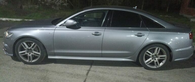 Закарпатські прикордонники виявили підробне свідоцтво про реєстрацію «Ауді» у 22-річної водійки