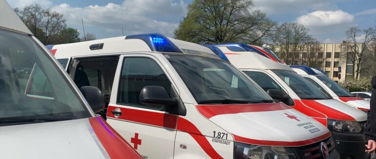 Австрійська делегація на Закарпатті: партнери передали 4 швидкі для медзакладів, що зазнали руйнувань під час війни