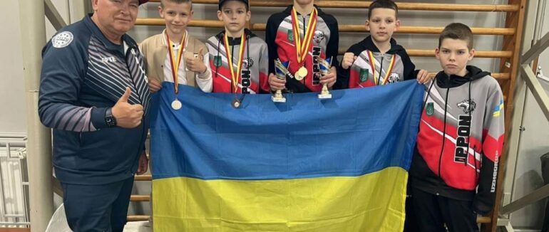 Ужгородські кікбоксери здобули п’ять медалей на турнірі в Угорщині