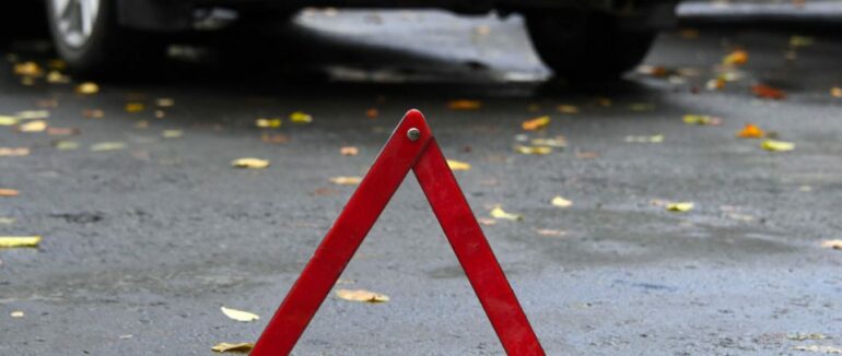 Поблизу Мукачева трапилася ДТП за участі вантажівки та Mersedes C22