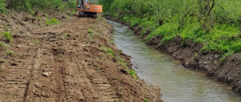 На Тячівщині тривають роботи по відновленню водного балансу річки