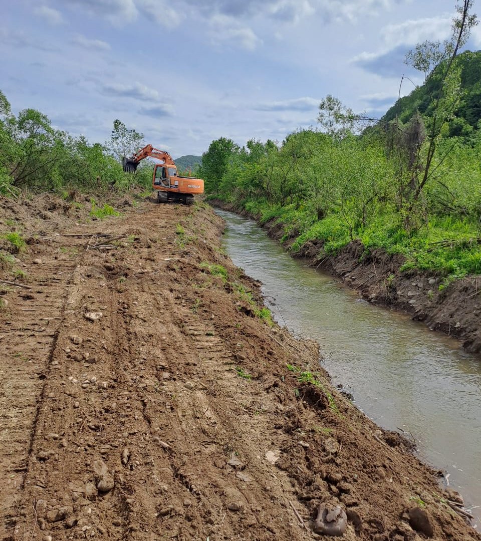 На Тячівщині тривають роботи по відновленню водного балансу річки
