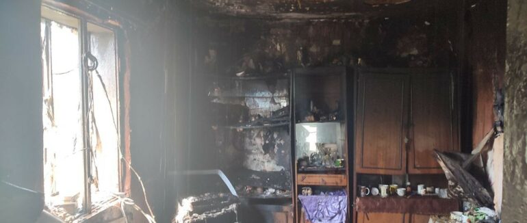 Через електричний обігрівач у Чопі вогонь охопив будинок