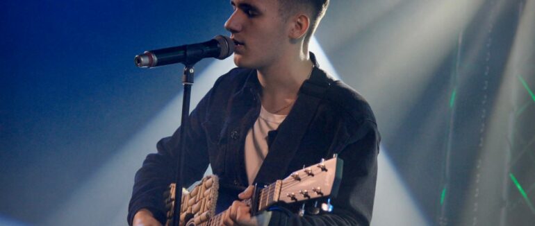 Поп, реп та рок в одному поєднанні: на Закарпатті із першим сольним концертом виступить YAKTAK