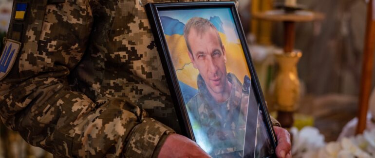 У Мукачівському районі провели в останній путь полеглого Героя Віктора Іньшина