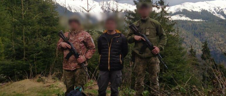 Потрапити за кордон не вдалося: прикордонники Закарпаття за добу затримали 5 порушників