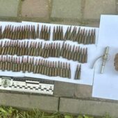 Затримали на гарячому: мукачівцю вручили підозру за збут боєприпасів