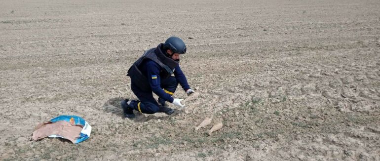 На Мукачівщині після обробки поля фермери виявили три вибухонебезпечні предмети