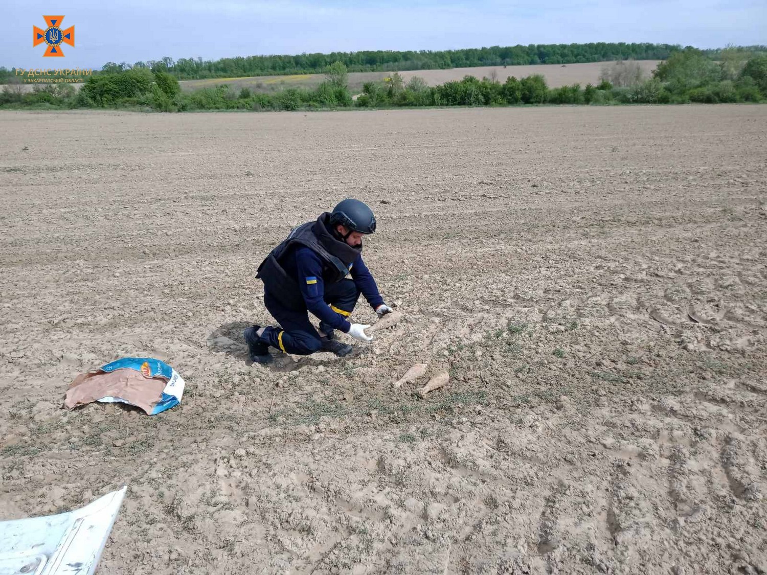 На Мукачівщині після обробки поля фермери виявили три вибухонебезпечні предмети