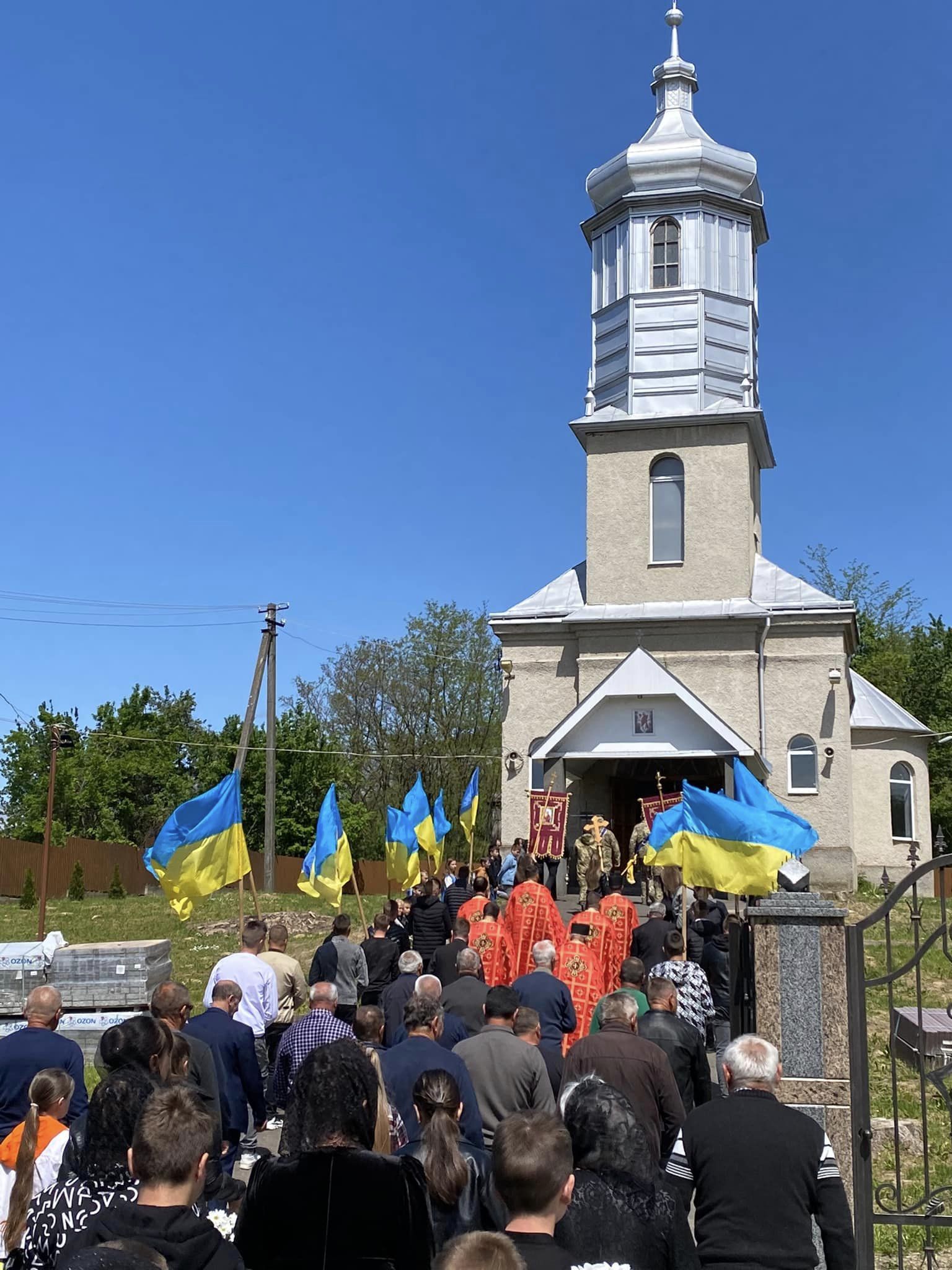 Виноградівська ТГ попрощалася із Героєм Василем Гаврильця