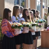 Остання шкільна лінійка: голова облради Закарпаття завітав на свято в науковий ліцей (ФОТО)