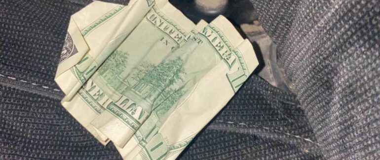 В Ужгороді пасажир намагався за 100 доларів відкупити свого товариша від поліції