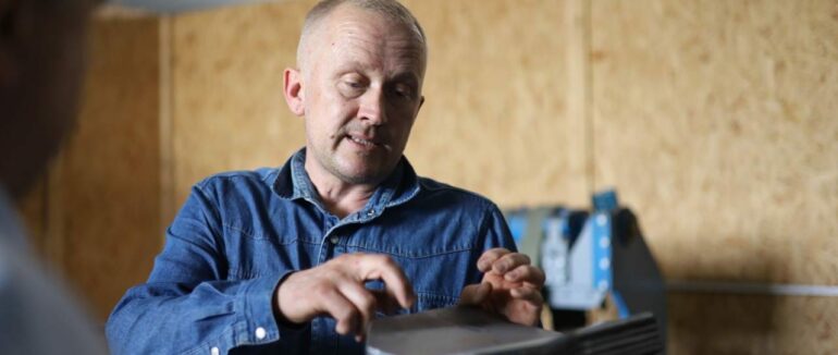 Хореограф-інженер для воїнів: ужгородець Ігор Коропчак виготовляє унікальні речі на передову (ФОТО)