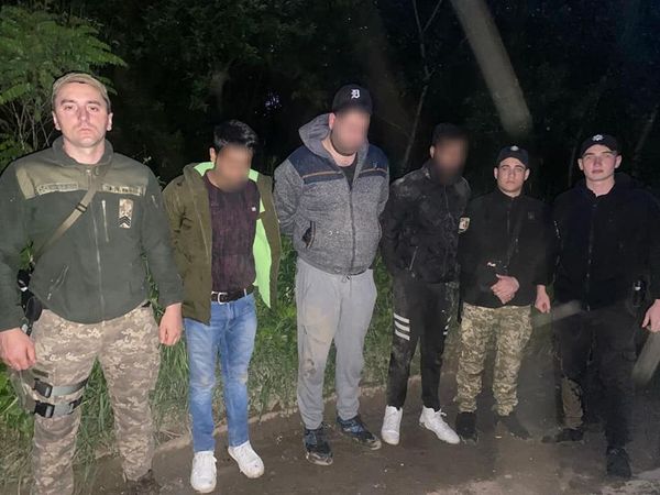 На Закарпатті затримали чотирьох іноземців під час спроби незаконного перетину кордону