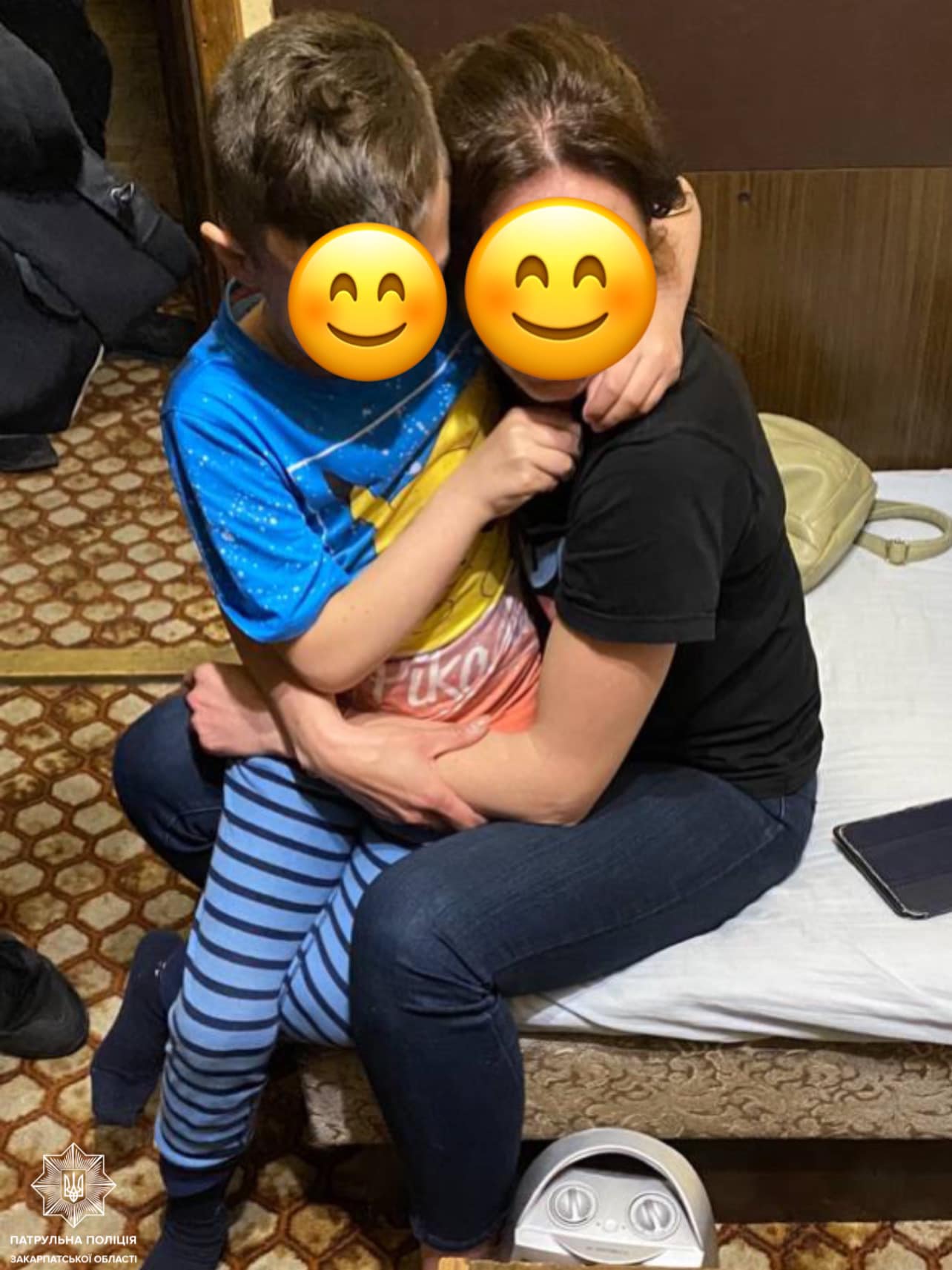 В Ужгороді заблукав 6-річний хлопчик: патрульні допомогли дитині відшукати маму