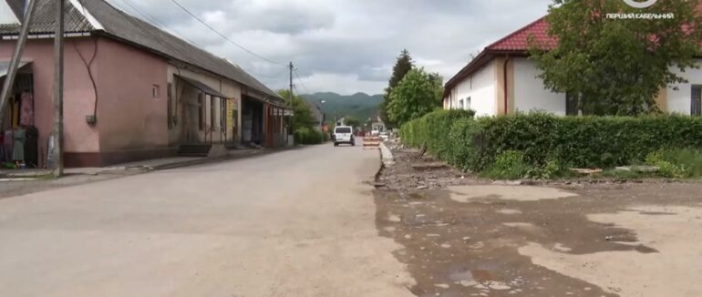 Асфальт, тротуари та берегоукріплення: у Керецьківській ТГ приводять громаду до ладу