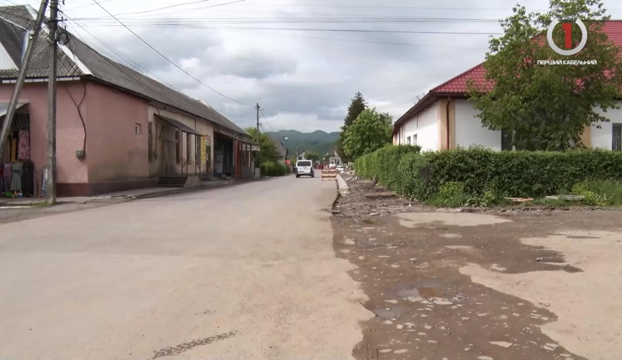 Асфальт, тротуари та берегоукріплення: у Керецьківській ТГ приводять громаду до ладу
