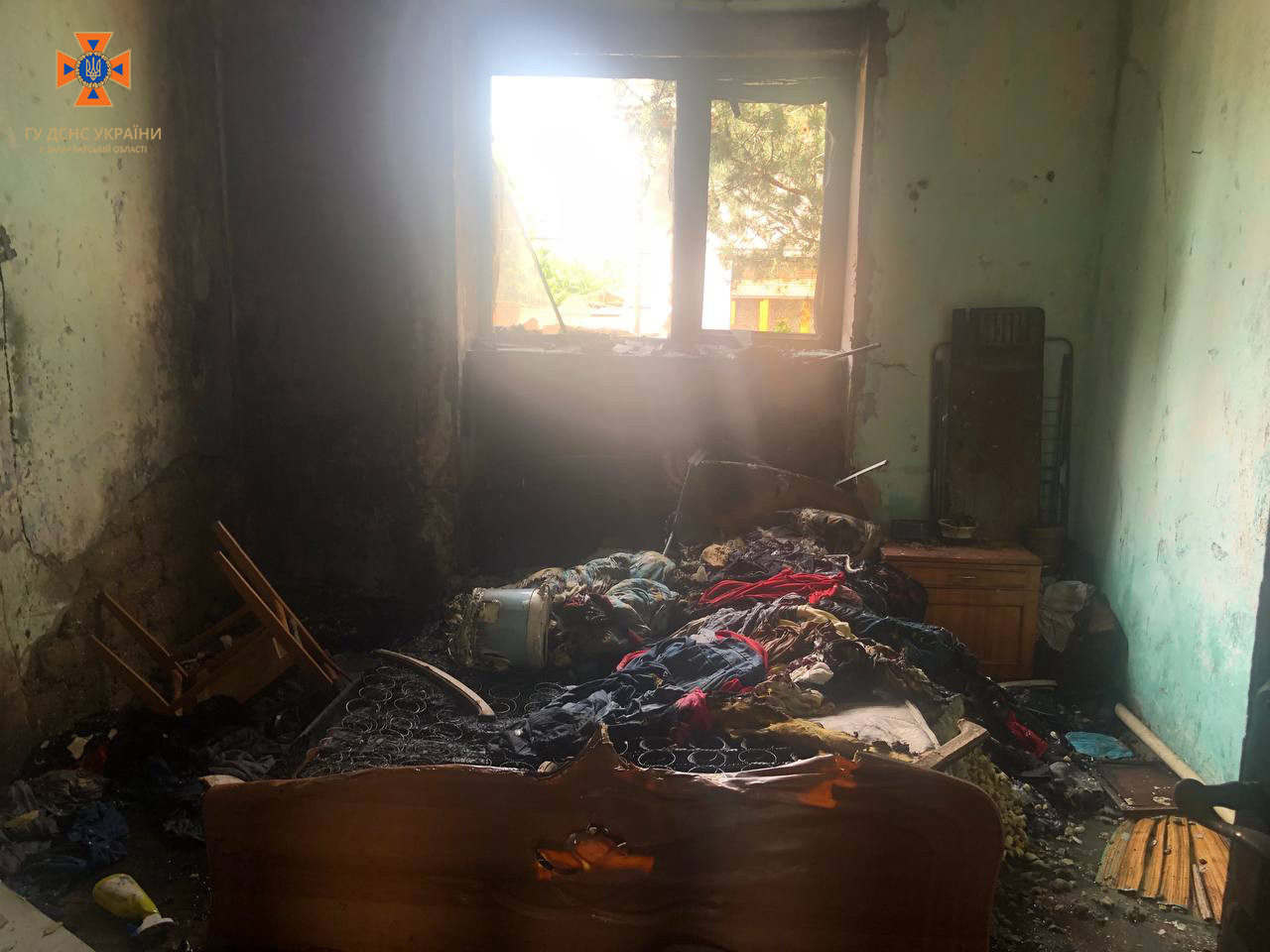 Вогонь охопив кімнату: в Мукачеві трапилась пожежа в будинку