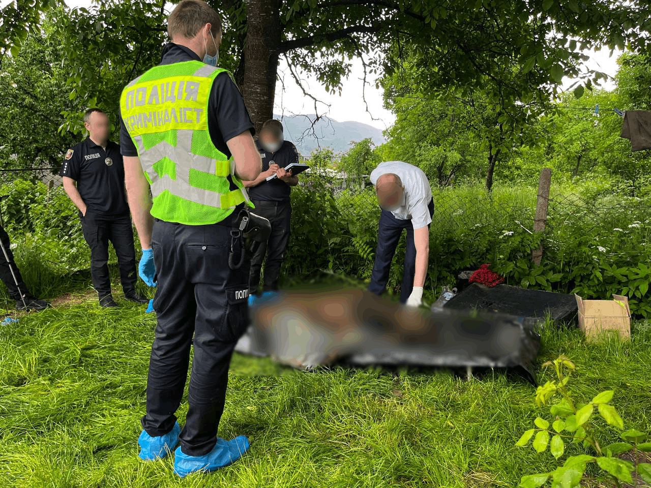 Жорстоке вбивство на Закарпатті: тіло жінки закопали на її подвір’ї