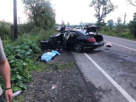 На Закарпатті у результаті лобового зіткнення автівок загинув депутат та ще двоє людей