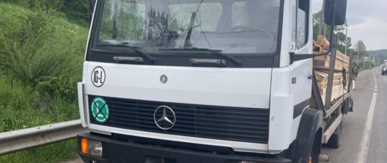 На Закарпатті виявили водія, який нелегально перевозив деревину