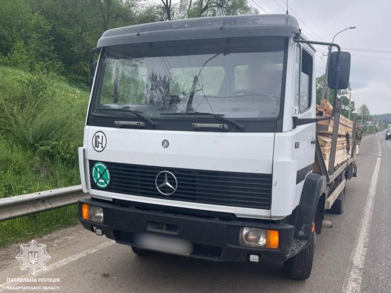 На Закарпатті виявили водія, який нелегально перевозив деревину