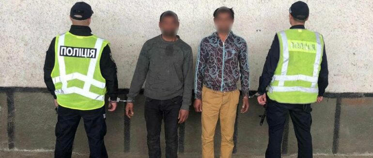 Побили та пограбували жінку: у Виноградові затримали групу раніше судимих грабіжників