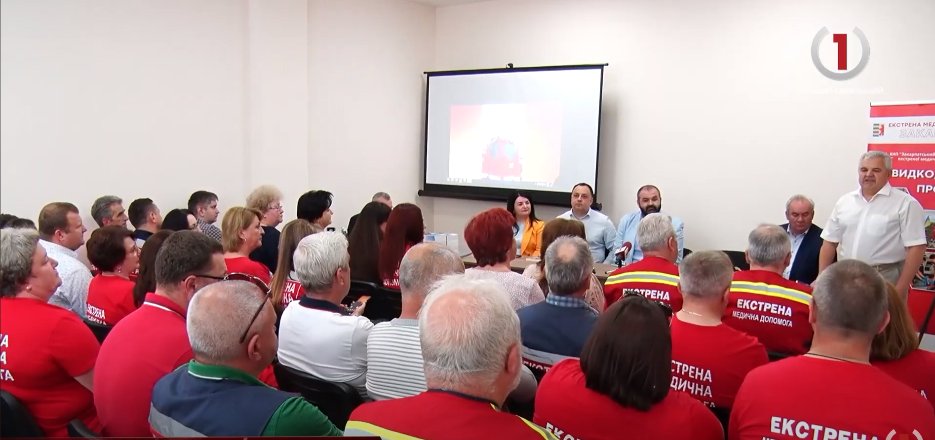 З Днем екстренки: в Ужгороді нагородили кращих працівників ЕМД (ВІДЕО)