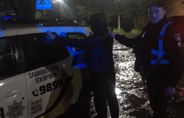 Вчергове із наркотиками: в Мукачеві поліція охорони затримала чоловіка