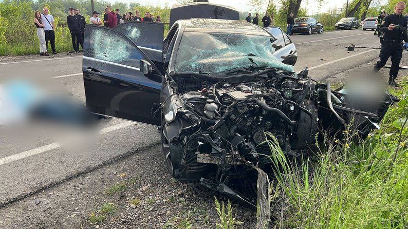 Внаслідок ДТП у Хустському районі загинув депутат Виноградівської ОТГ та поліцейський: перші подробиці (ФОТО)