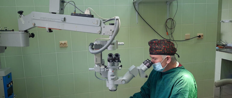 Рідкісна операція: у Закарпатській обласній лікарні зробили реплантацію пальця (ФОТО)